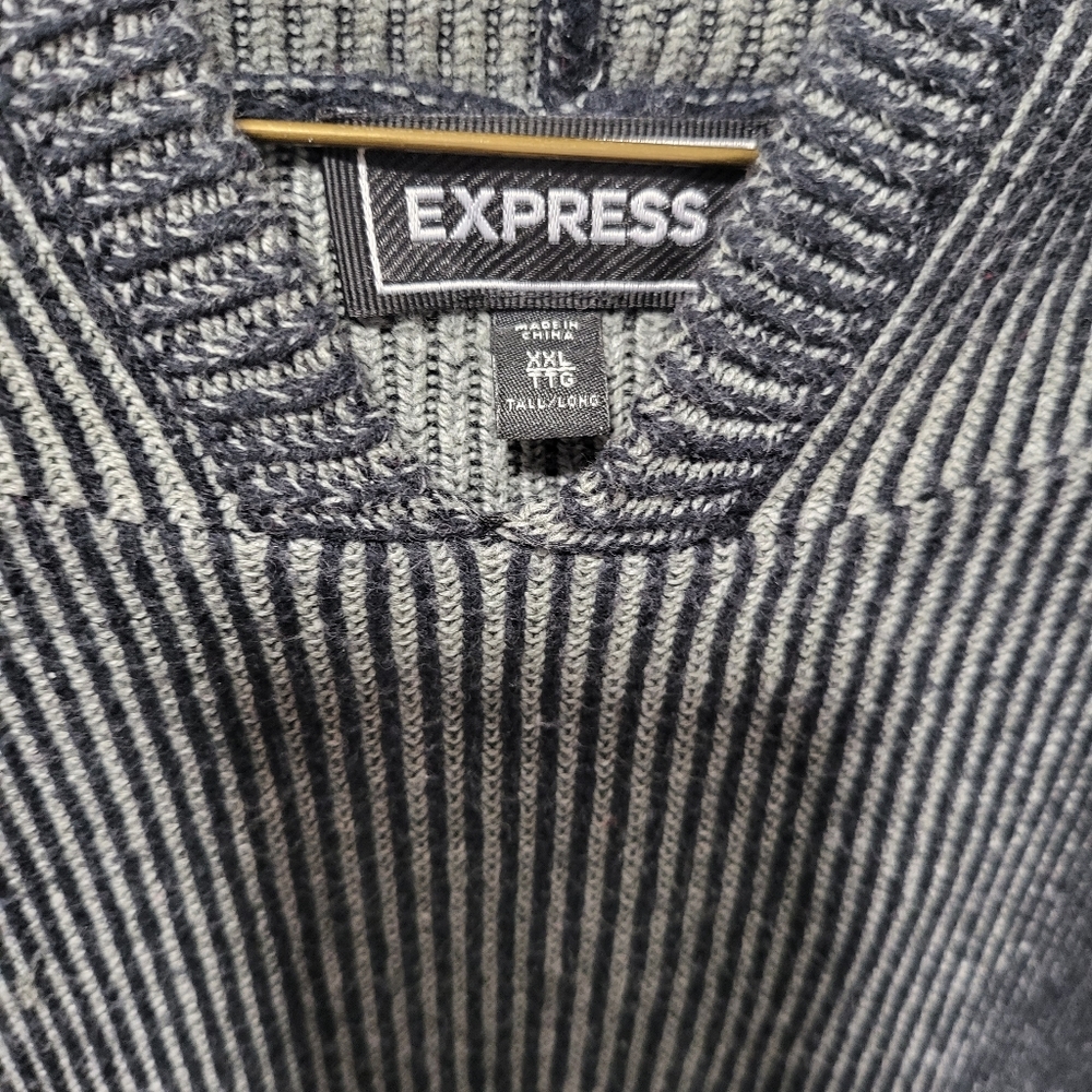 Express two tone hoodie - Picture 2 of 3